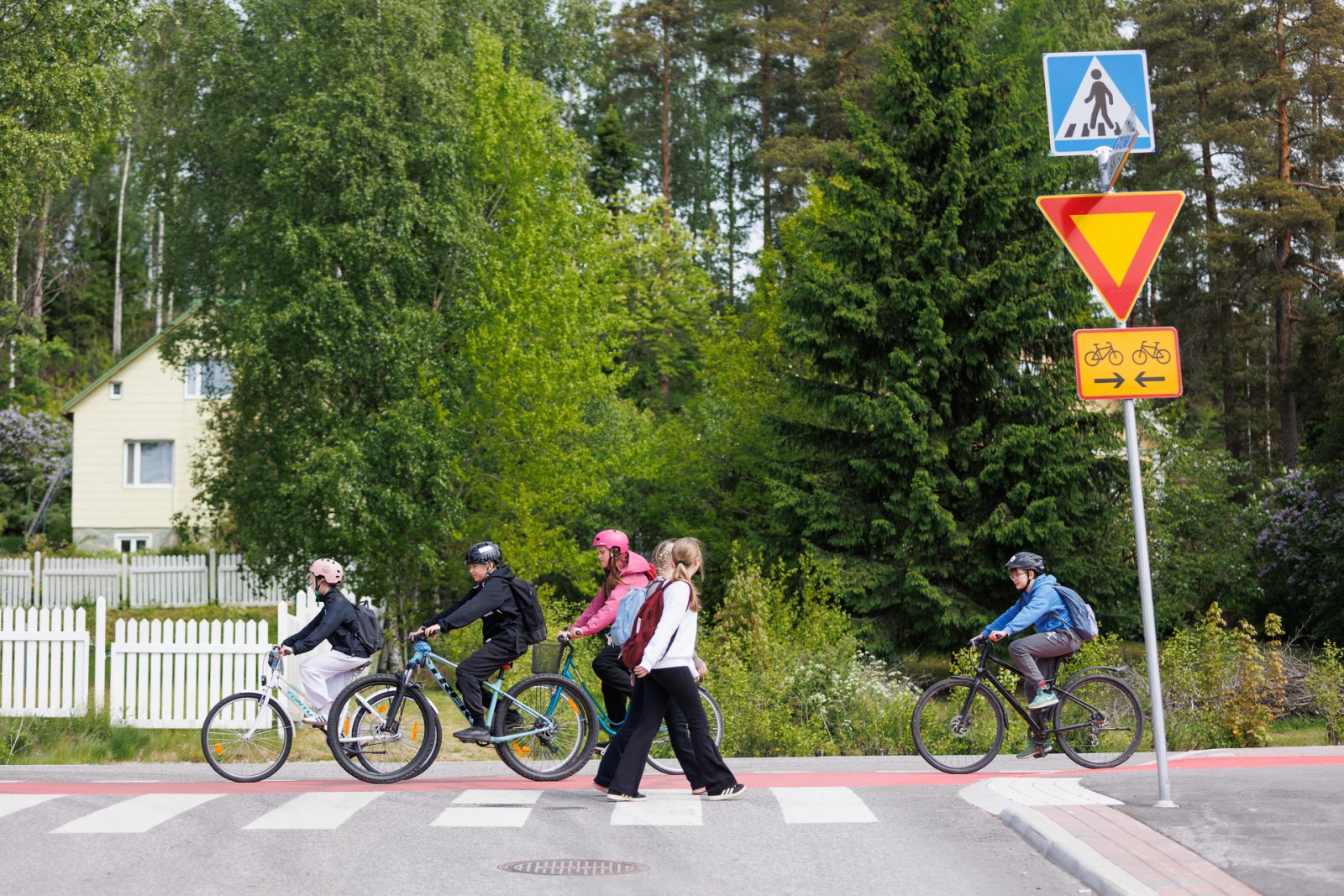 Tuhannet oppilaat palaavat liikenteeseen Lahdessa